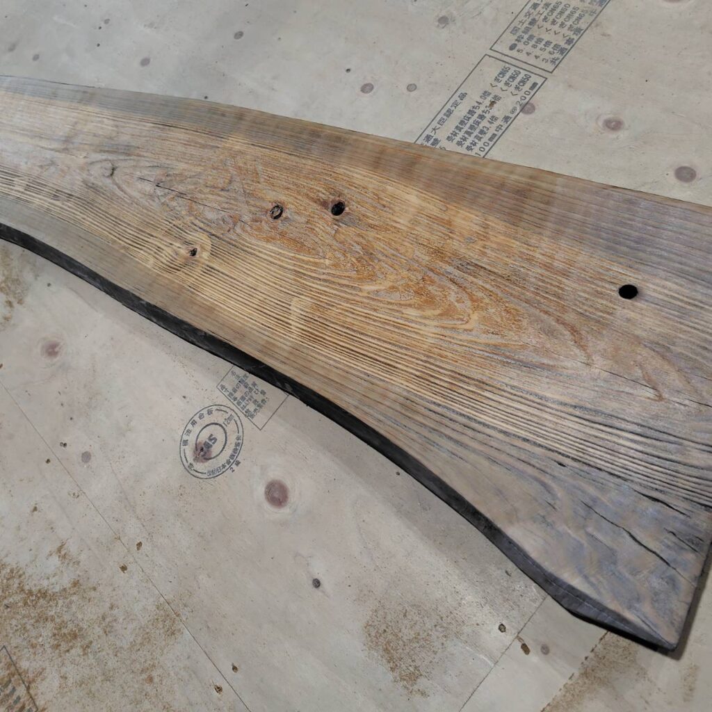 一枚板を削り直し